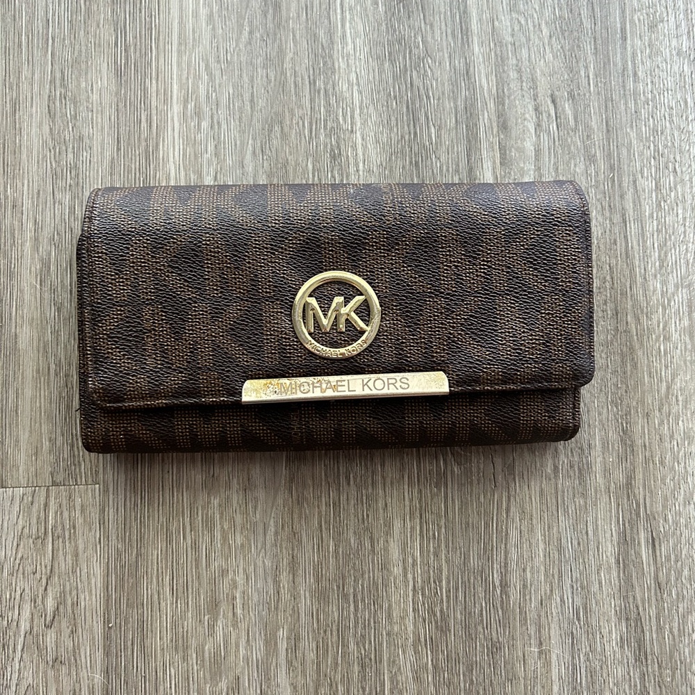 Michael Kors Tri Fold Wallet!